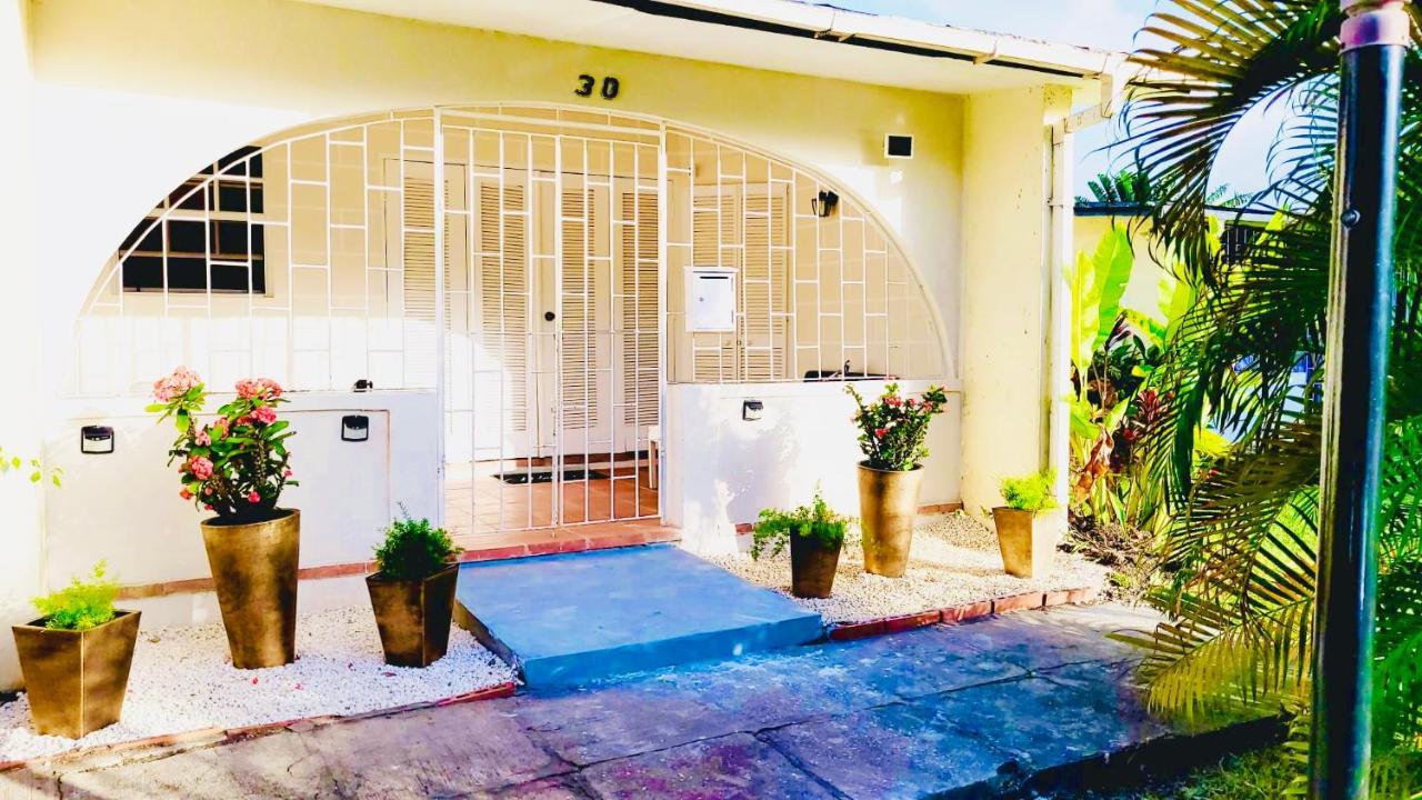 Sugalove Villa 30 Flamboyant Ave Saint James Zewnętrze zdjęcie